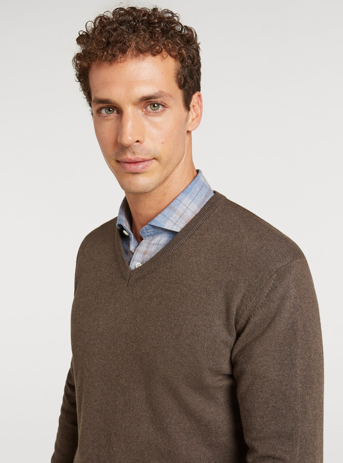 Maglia scollo a V in lana e cashmere.-3