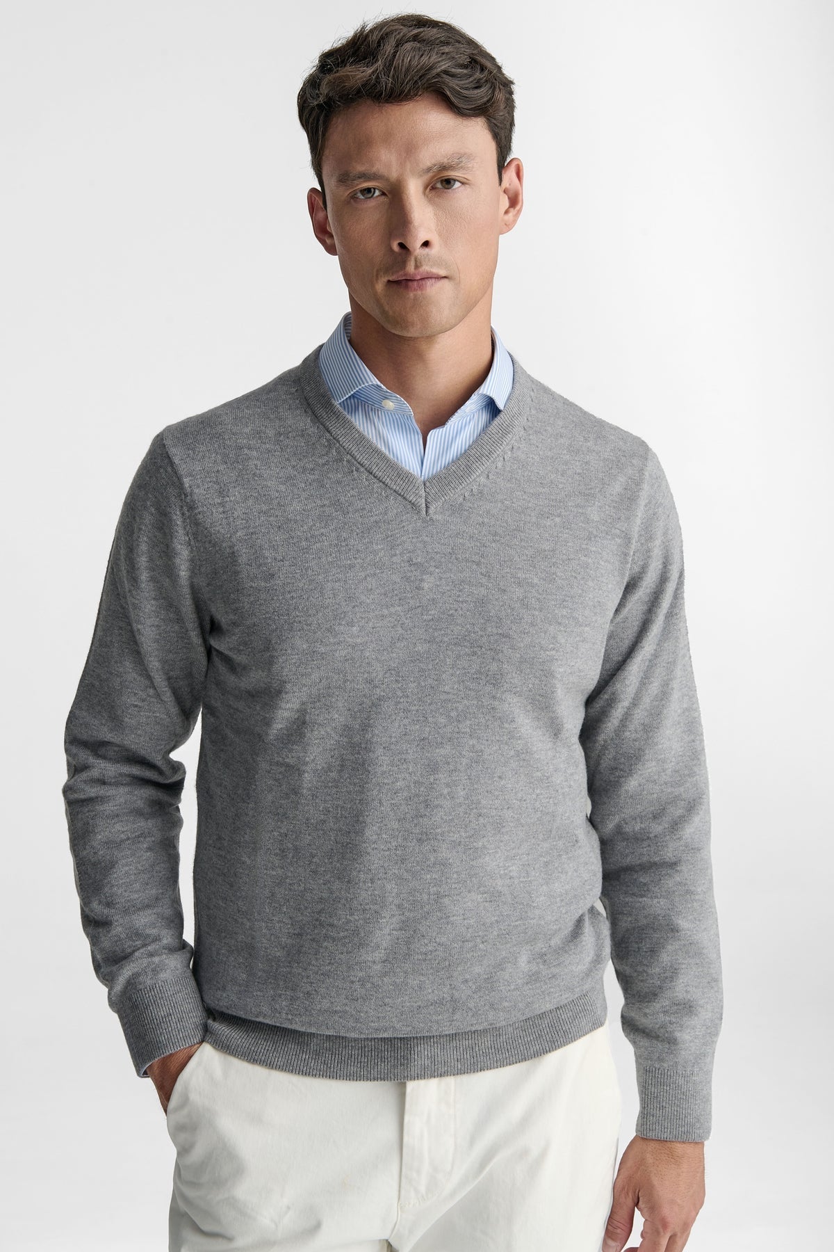 Maglia scollo a V in lana e cashmere.-0