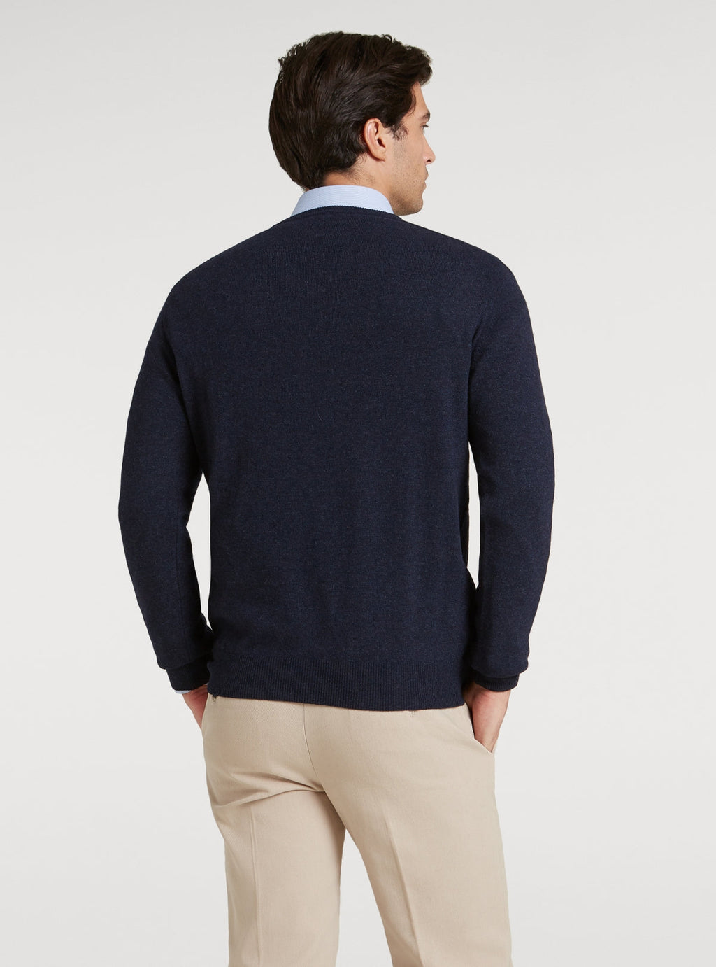 Maglia scollo a V in lana e cashmere.-2