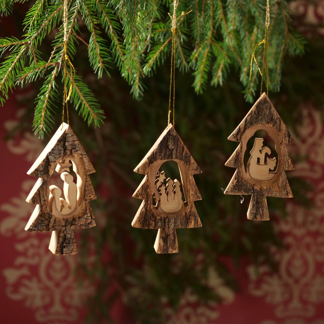 Alberelli di Natale con presepe in legno d’ulivo – set di 3