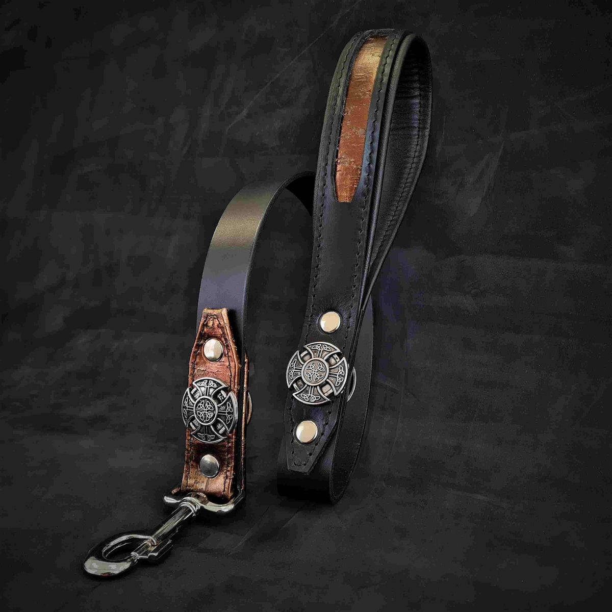 The ''Viking'' Leash-3