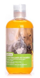 SHAMPOO CANI & GATTI ANTIBATTERICO & ANTIACARO 250 ML.