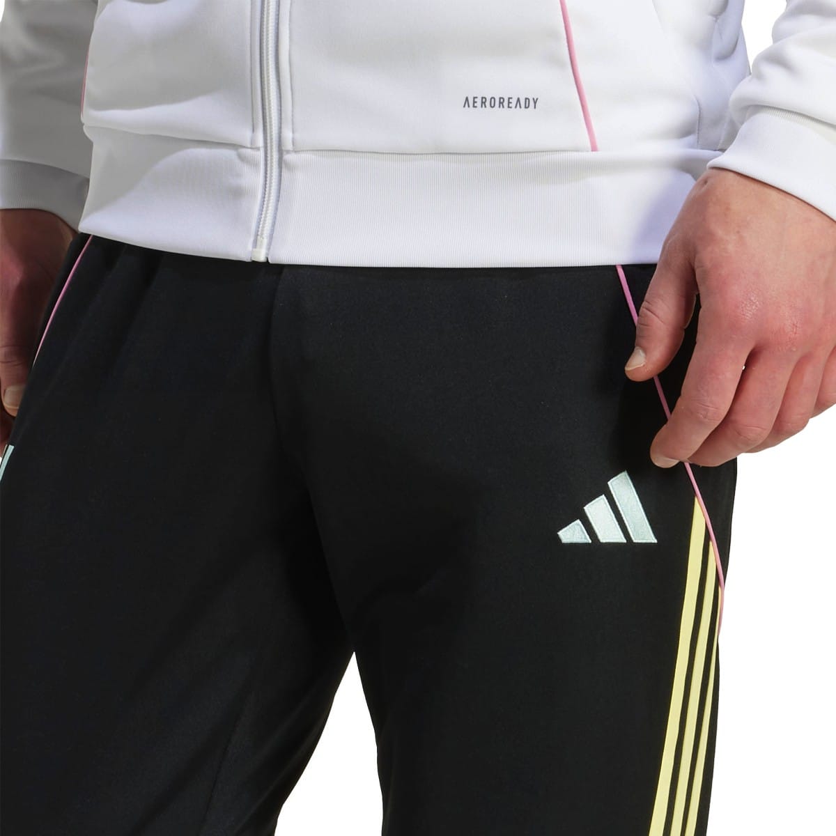 Juventus training presentation bench Soccer tracksuit 2025/26 - Adidas-4