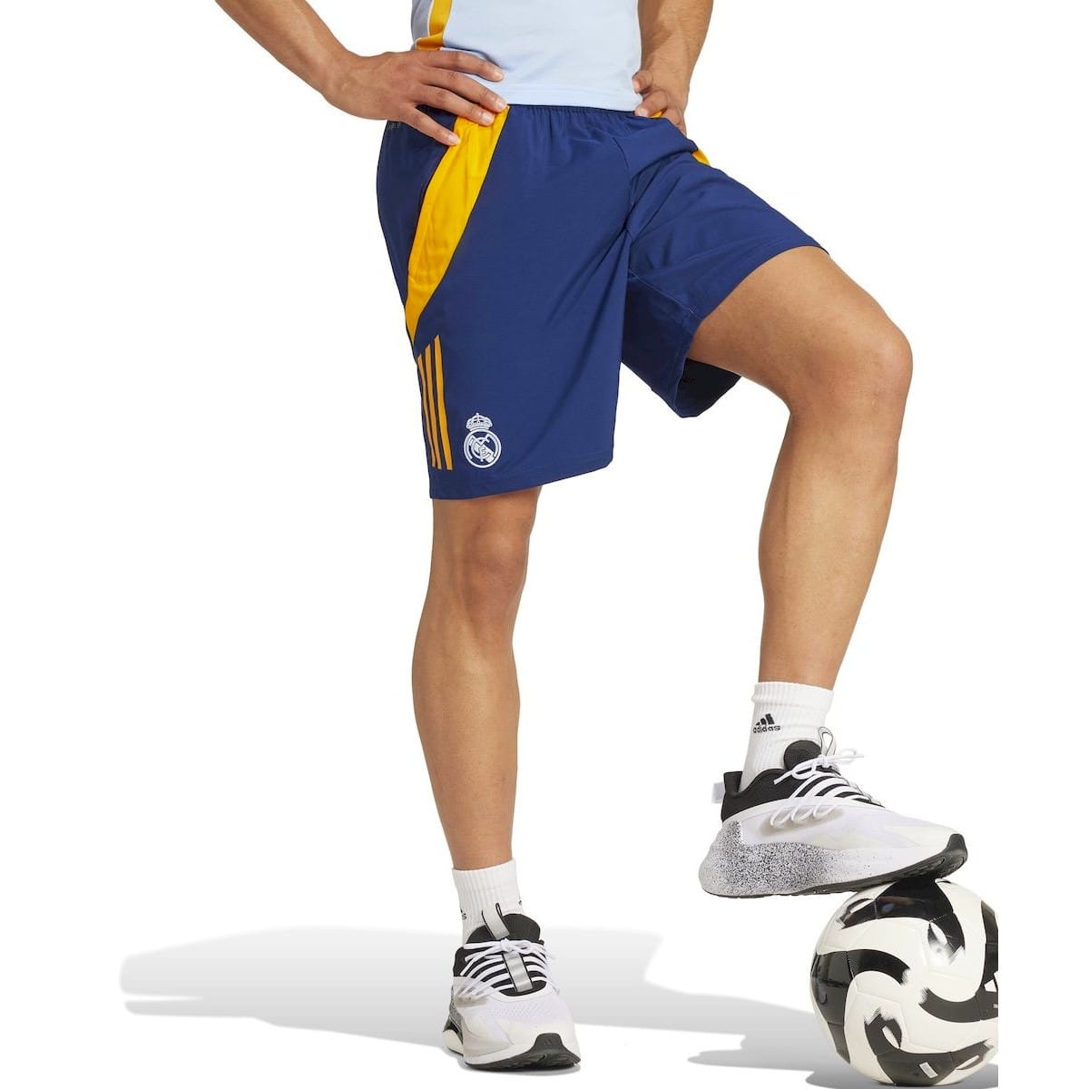 Real Madrid players training Soccer set 2024/25 - Adidas-1