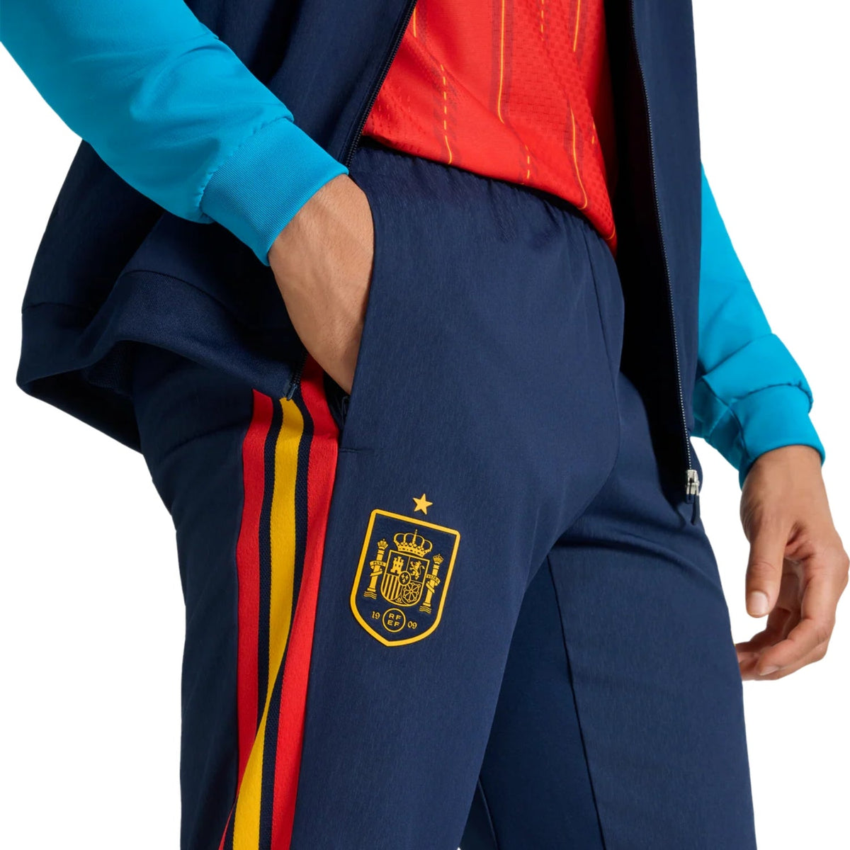 Spain training presentation soccer tracksuit 2026/27 - Adidas-3