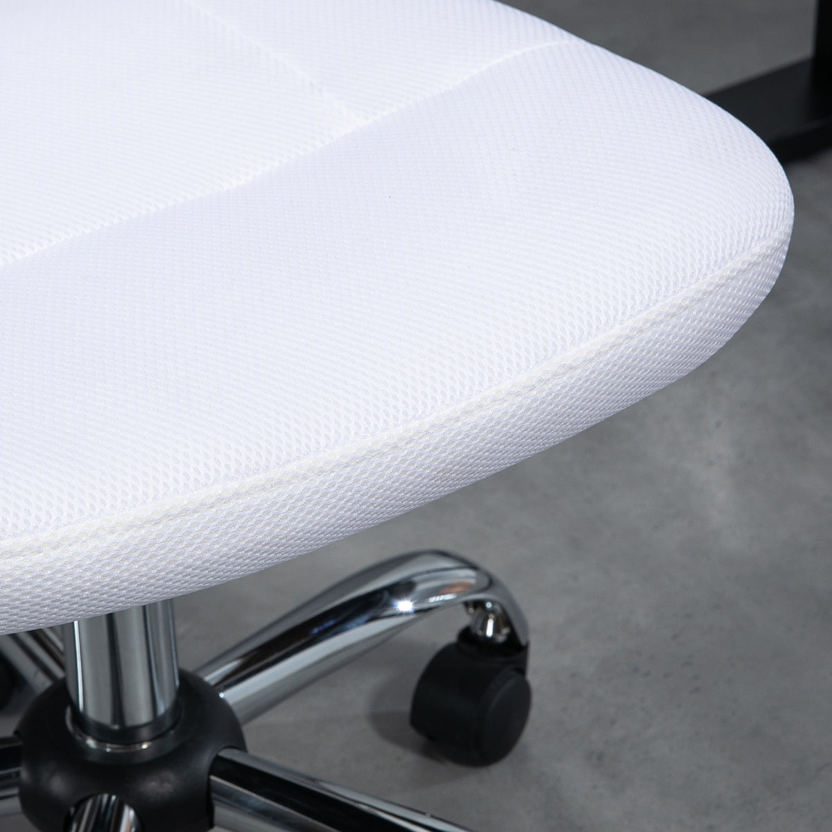 Chaise de bureau ergonomique hauteur réglable piètement chromé pivotant 360° revêtement maille blanc-6