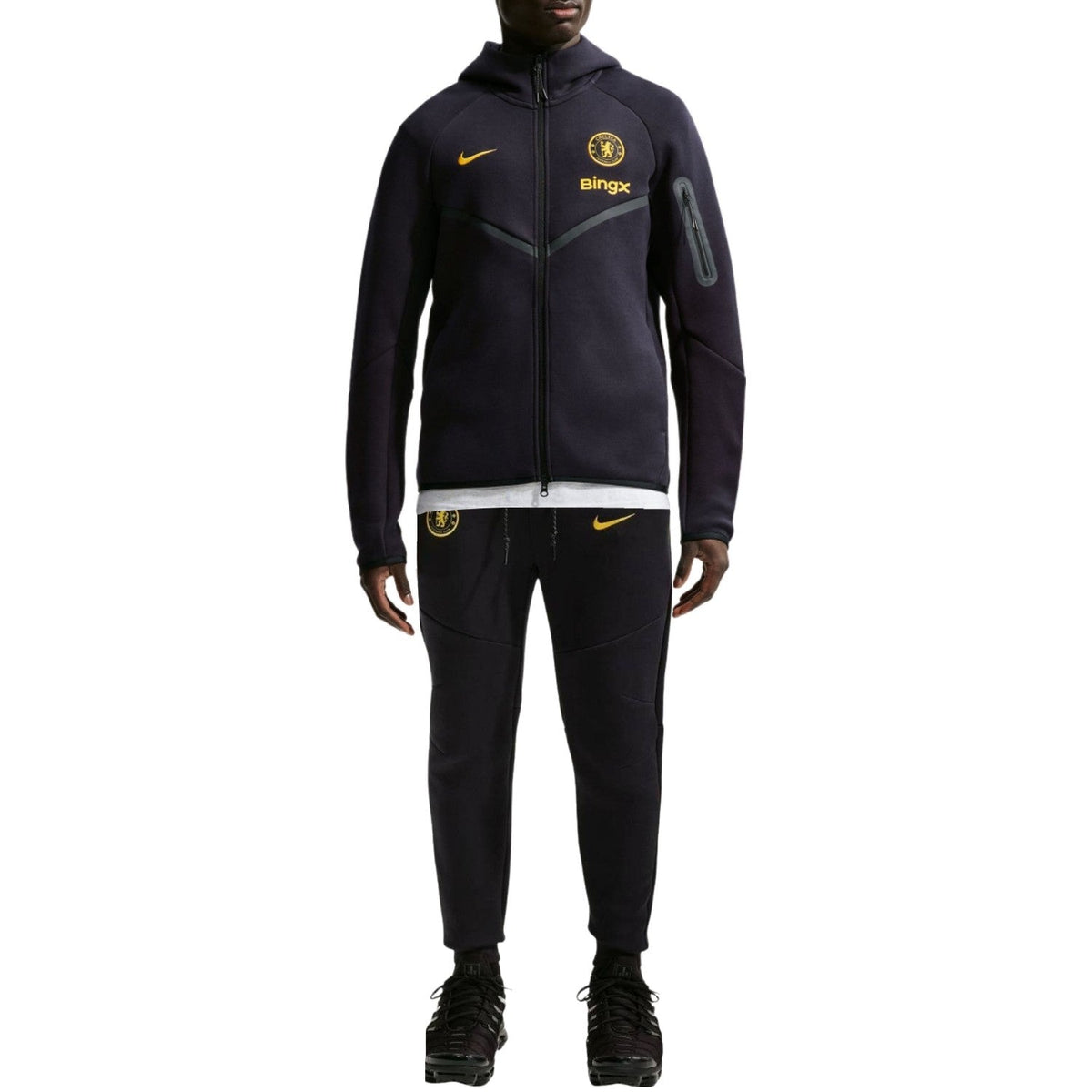 Chelsea black Tech Fleece presentation tracksuit 2026/27 - Nike-3