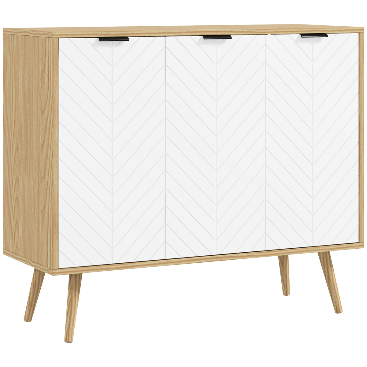 Credenza bianca e legno naturale con tre ante a motivo spigato, maniglie nere e piedi in legno, vista obliqua