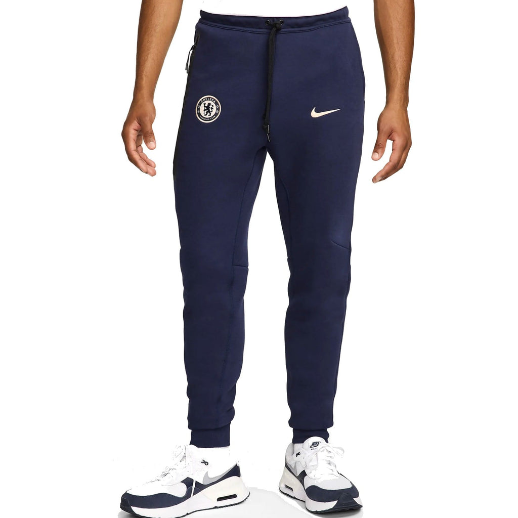Chelsea Tech Fleece presentation tracksuit 2024/25 - Nike-1