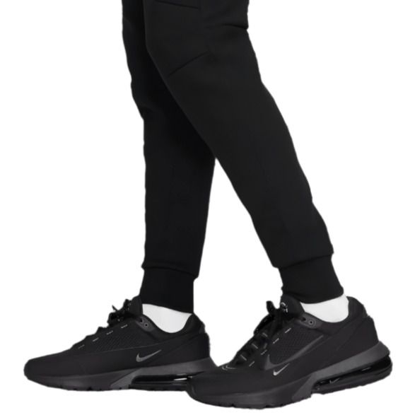 Liverpool Tech Fleece presentation pants 2024/25 black - Nike-4