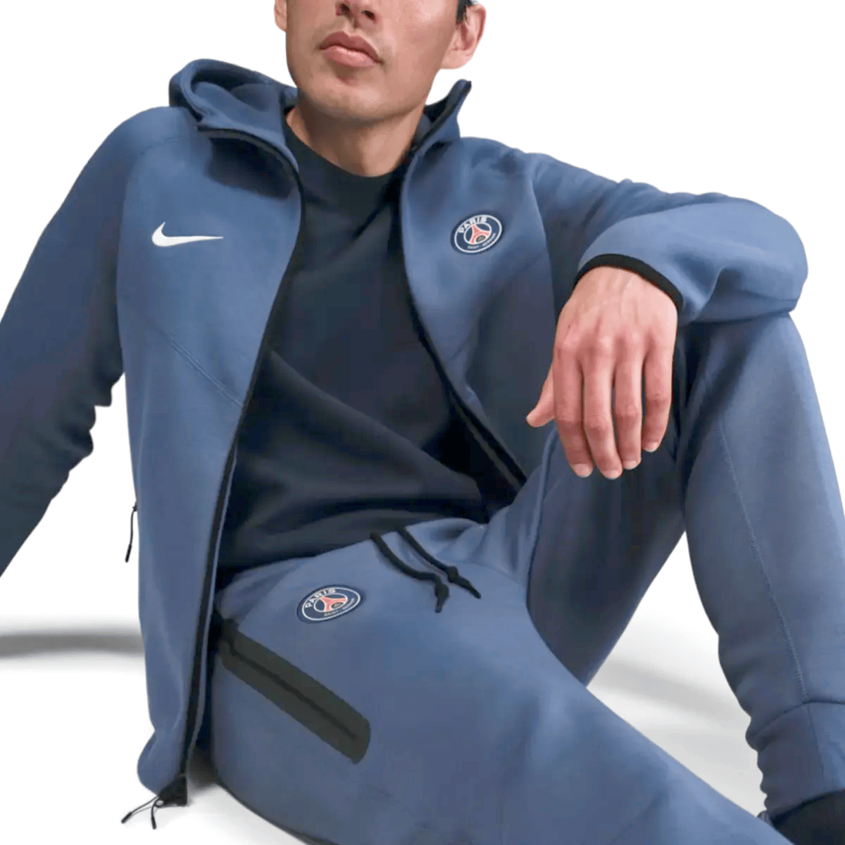 PSG Tech Fleece presentation soccer tracksuit 2025/26 - Nike-2