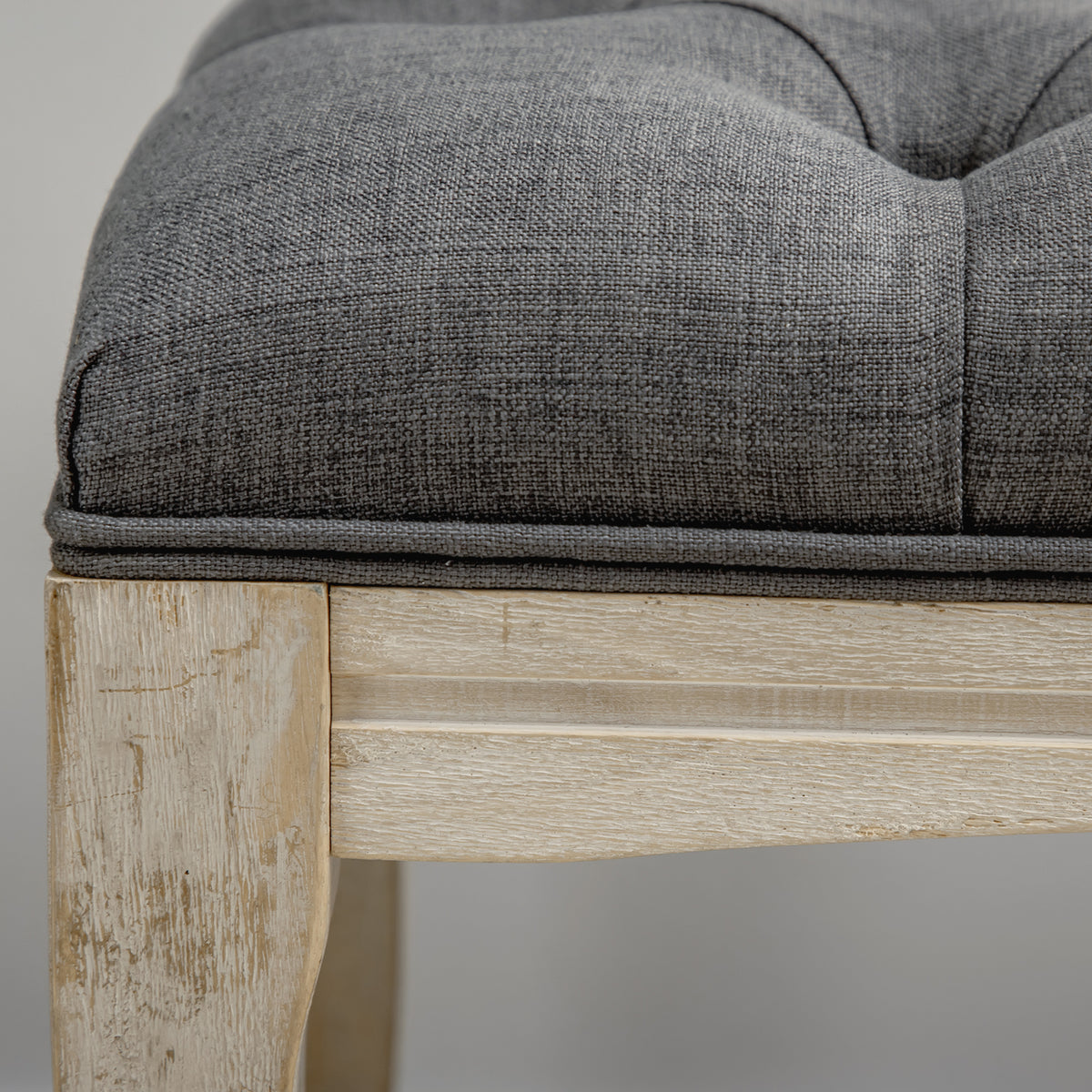 Banc Banquette capitonnée Style Classique 110 cm Bout de lit Rembourrée en lin piètement Bois hévéa sculpté Lin Gris-7